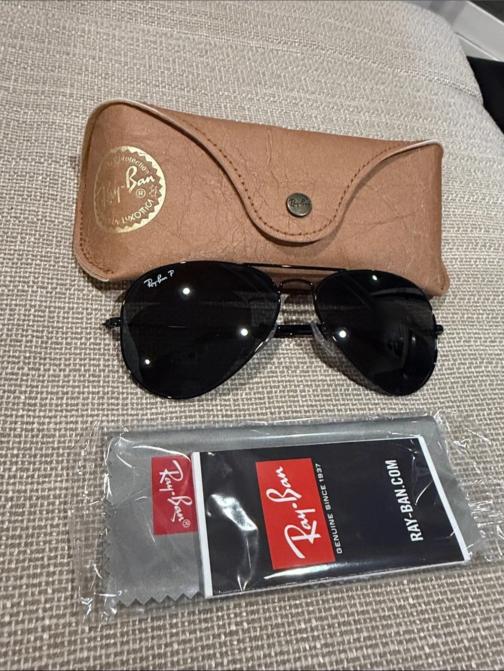 Ray-Ban Black Aviator Sunglasses with Brown Case